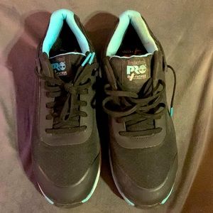 Timberland Pro ATHLETIC work shoes are built with a focus on lightweight